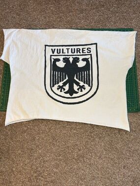 YEEZY VULTURES Graphic Tee - size 3 (XL/XXL)
